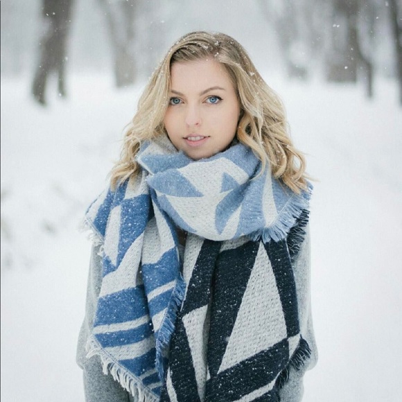 Meet your Posher, Tiffany - Picture 5 of 7